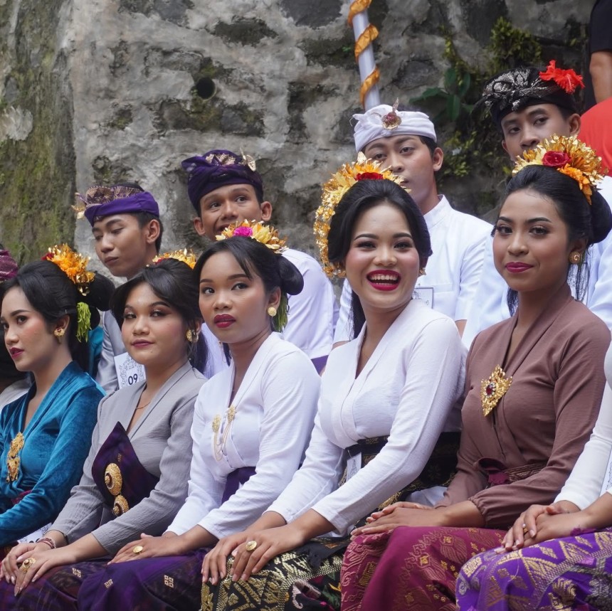 Bakti Sosial dan Pemilihan Teruna Teruni Desa Kesiman Petilan