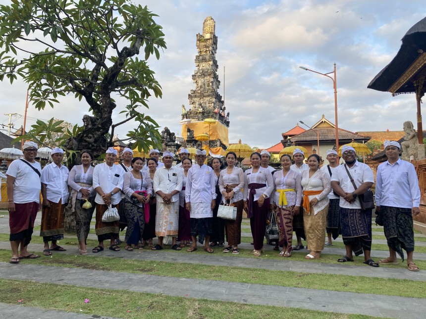 Bhakti Penganyaran di Pura Agung Jagatnatha Denpasar