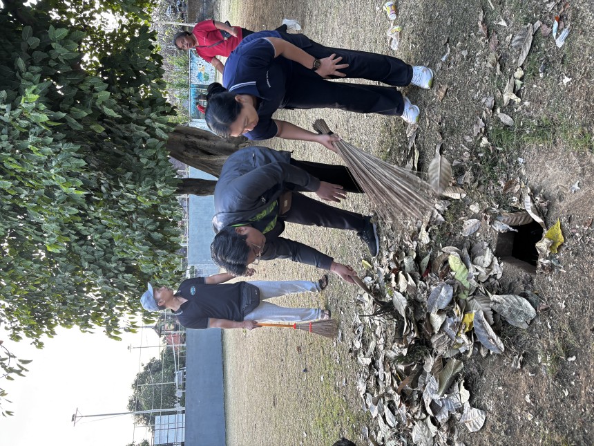 Kegiatan JUMPA BERLIAN (Jumat Pagi Bersih Lingkungan) serta Menghias Kantor Perbekel Kesiman Petilan
