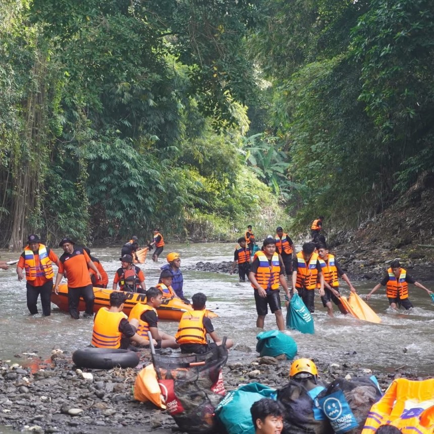 Kegiatan Susur Sungai serangkaian BBGRM Desa Kesiman Petilan Tahun 2025